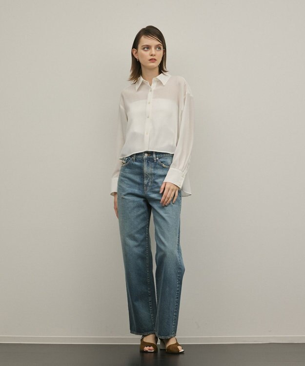 GRACE CONTINENTAL バックフレアシャツ ホワイト