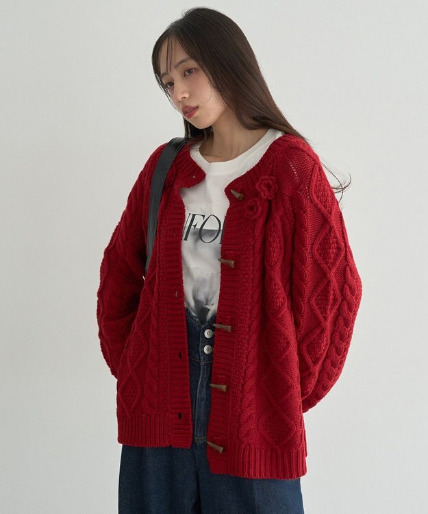 earth music&ecology 【一部予約】フラワーモチーフトグルボタンニットカーディガン Red
