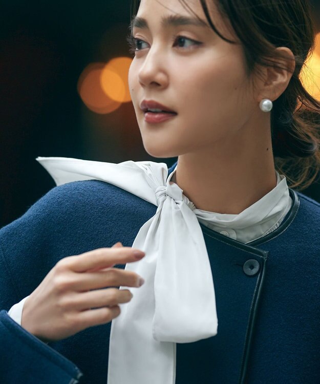 23区 L 【洗える】ライトメモリータフタ ボリュームボウタイ ブラウス アイボリー系