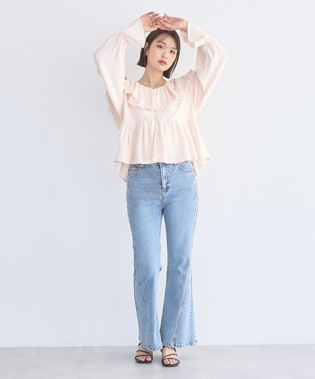 earth music&ecology 切り替えフレアデニムパンツ Light Indigo