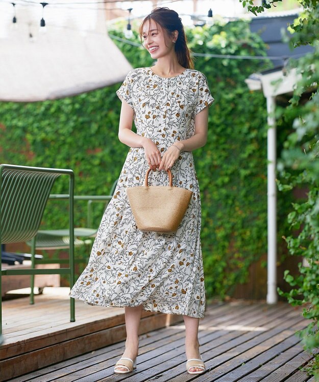 Tiaclasse L 【洗える】リーフフラワー柄ワンピース オフホワイト