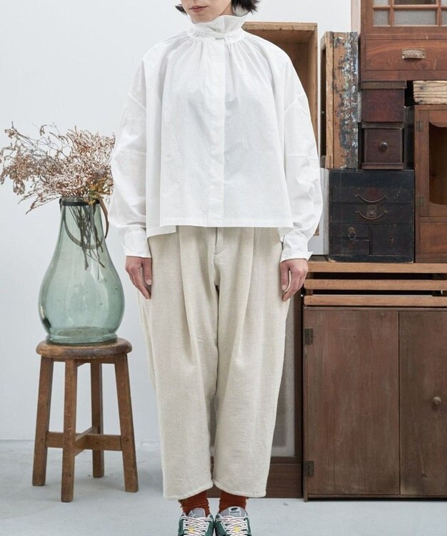 muuc 〈多彩な着方が叶う〉〈衿立て＆衿折り〉〈遠州織物の工場で織られた上質なコットン100%生地〉リボン紐付き多様衿 羽織り＆シャツ ホワイト