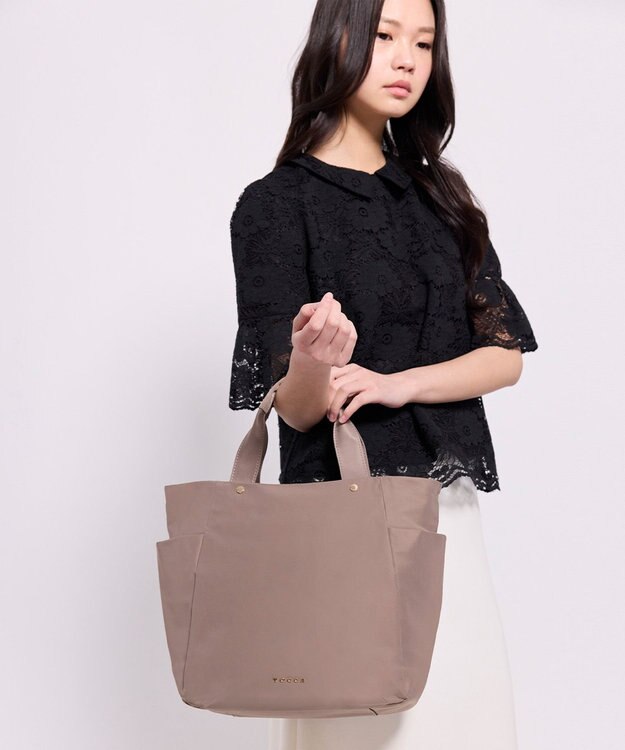 TOCCA 【A4サイズ対応】ALINE NYLONTOTE M  ナイロントートバッグ ベージュ系