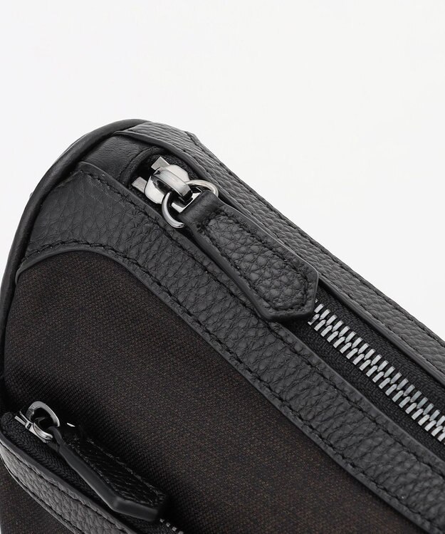 JOSEPH ABBOUD 【軽量/撥水素材】インターレースハーフムーンバッグ ダークブラウン系