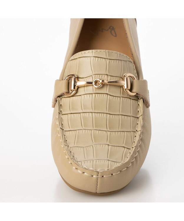 ing <ing>【３E】【サスティナブル】ビット付きモカシューズ ライトベージュカタオシ