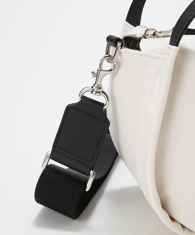 TOPKAPI 【Breath TOPKAPI】【撥水】ツヤ ナイロン ショルダー付き ラウンド トートバッグ クリーム