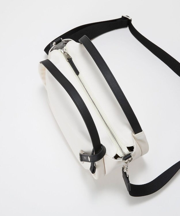 TOPKAPI 【Breath TOPKAPI】【撥水】ツヤ ナイロン ショルダー付き ラウンド トートバッグ クリーム