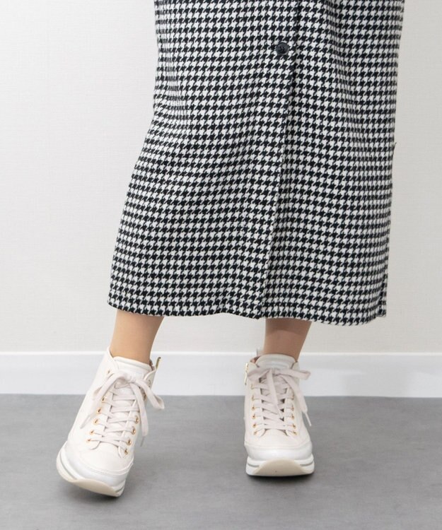 INTER-CHAUSSURES 【BUSSOLA】サイドジップハイカットスニーカー アイボリー