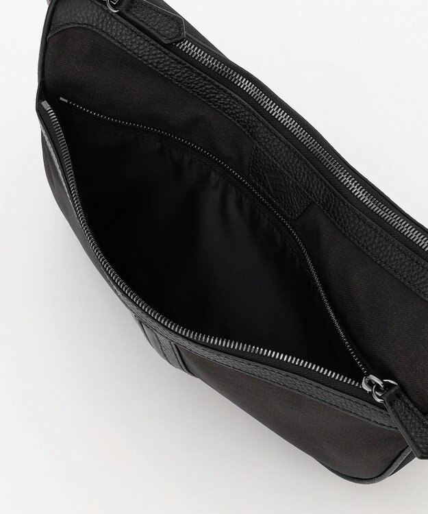 JOSEPH ABBOUD 【軽量/撥水素材】インターレースハーフムーンバッグ ダークブラウン系