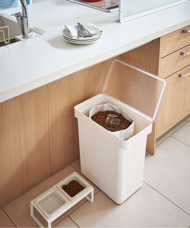 tower 密閉ペットフードストッカー タワー 12kg 計量カップ付 ホワイト ホワイト