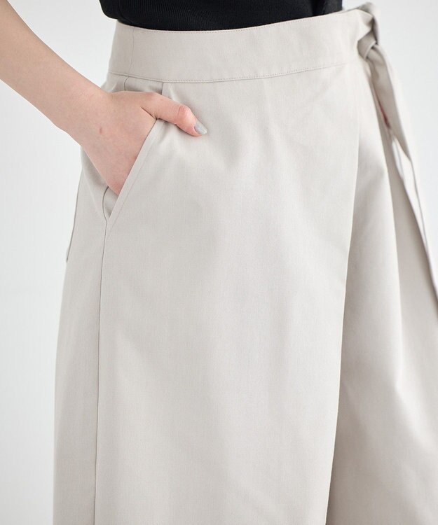 earth music&ecology ラップハーフパンツ Gray Beige