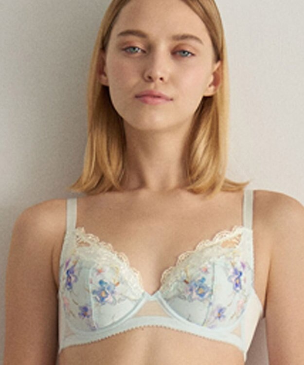 WACOAL 【小さく見せるブラ】 レーシィ ブラジャー 着やせ効果 コンパクトにメイク バストの突出をおさえる 背中の段差を軽減 大きいサイズ レディース BRB453 /ワコール サックス