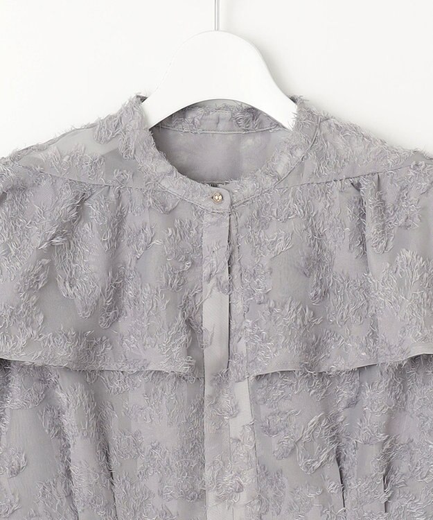 Feroux 【洗える】ジャカードフリルブラウス スカイブルー系