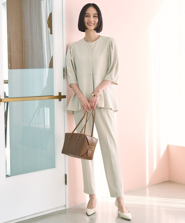 UNFILO 【WEB限定】BEAUTY MOVE センタープレス テーパードパンツ アイボリー