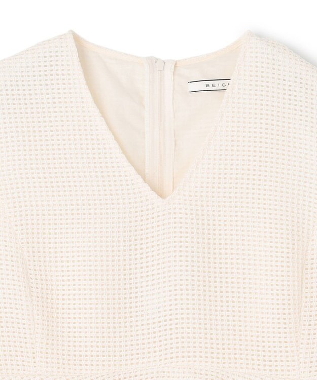 BEIGE， PINE / ペプラムブラウス Ecru