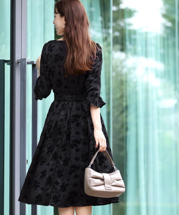 Tiaclasse 【安田美沙子さん着用・洗える】フラワーフロッキーワンピース ブラック