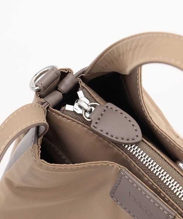 Y'SACCS スクエアすっきりトート SSサイズ ベージュ