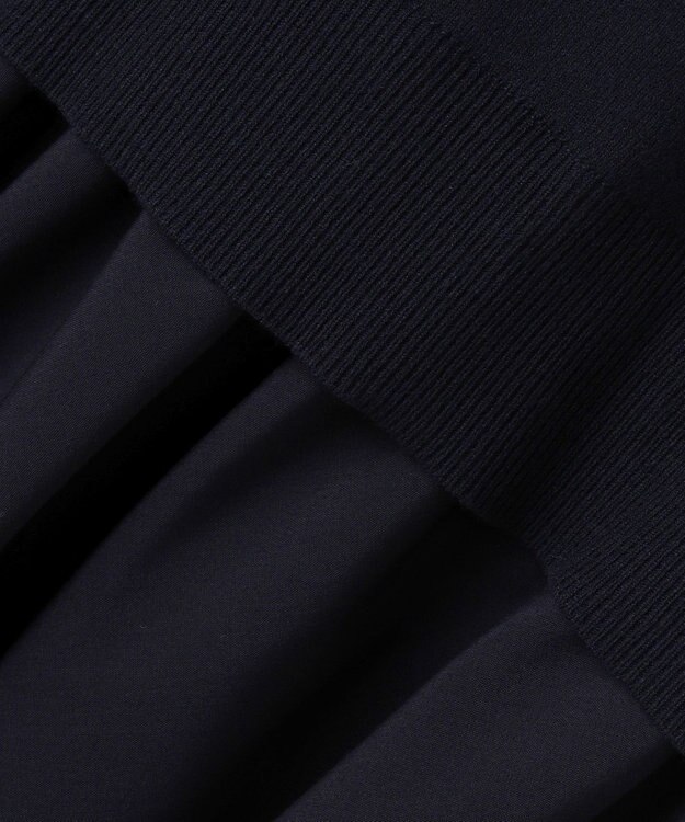 ICB レーヨンシルクストレッチブレンド ドッキングペプラムプルオーバー ネイビー