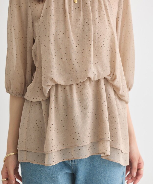 earth music&ecology レイヤードライクドット柄ブラウス Light Beige