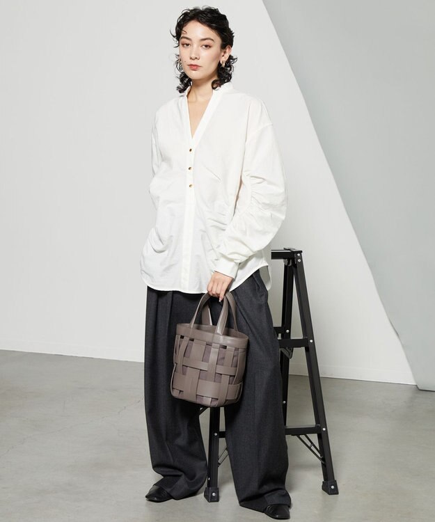 Y'SACCS 【リサイクルレザー】メッシュかごバッグ　small グレージュ×グレージュ