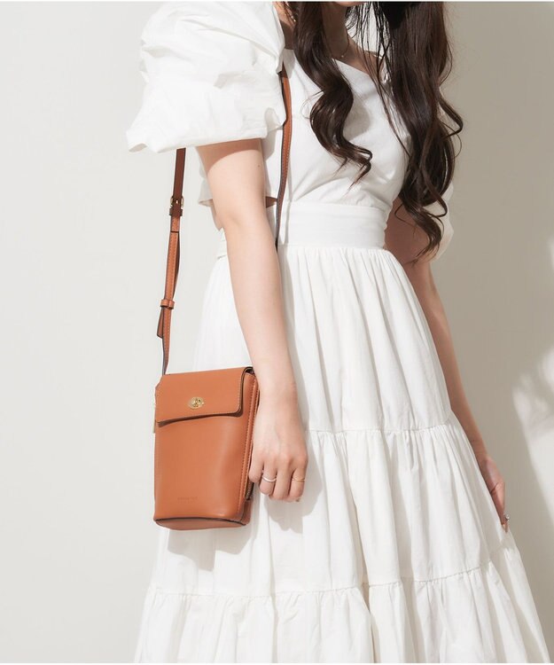 LA BAGAGERIE 【maison vert】【多収納】スマホショルダー キャメル