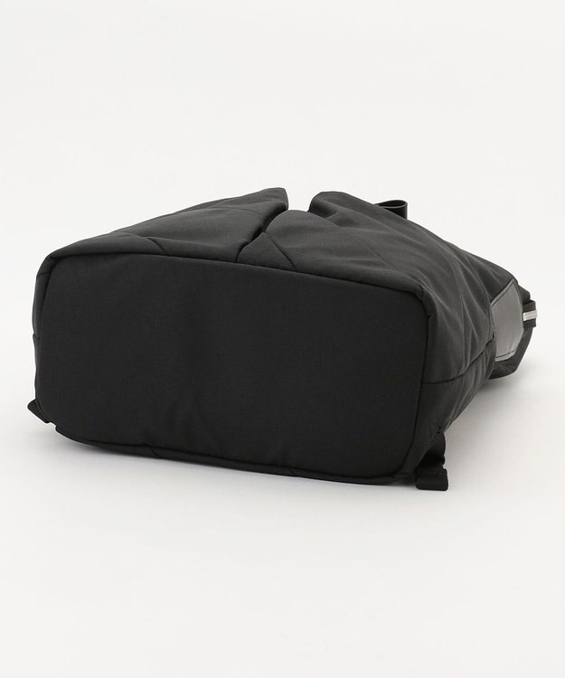 Y'SACCS ストリームラインデイパック ブラック