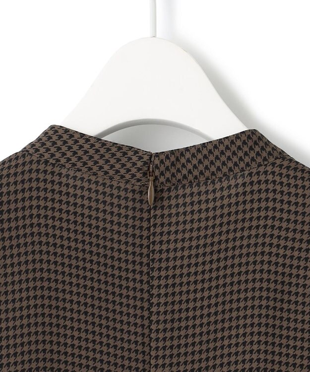 ICB 【接触冷感・UVケア・速乾・洗える】BackSatinAmunzen スカーフタイブラウス コーヒーベース柄系