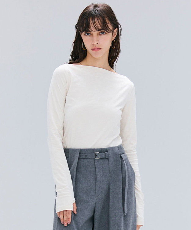 BEIGE， 【洗える・BAILA掲載】BUTLER / ストレッチベロアボートネックカットソー Ecru