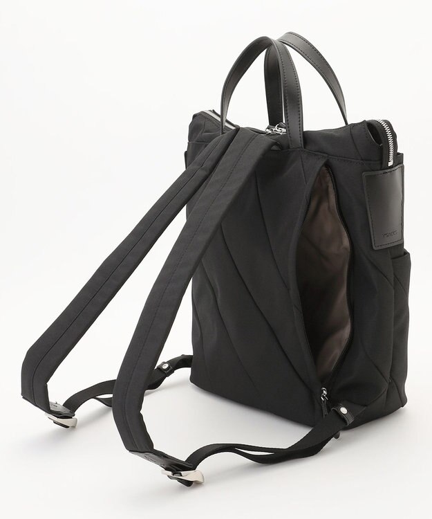 Y'SACCS ストリームラインデイパック ブラック