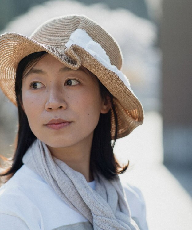 AND WOOL 〈UVカット加工〉〈軽くて折りたためる〉ジャカートリボンの帽子 ベージュ　ホワイト