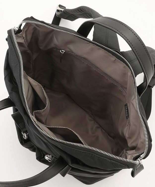 Y'SACCS ストリームラインデイパック ブラック