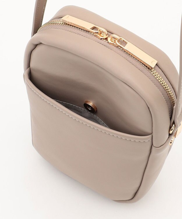 LA BAGAGERIE ランダムプリーツショルダーバッグ タテ グレージュ