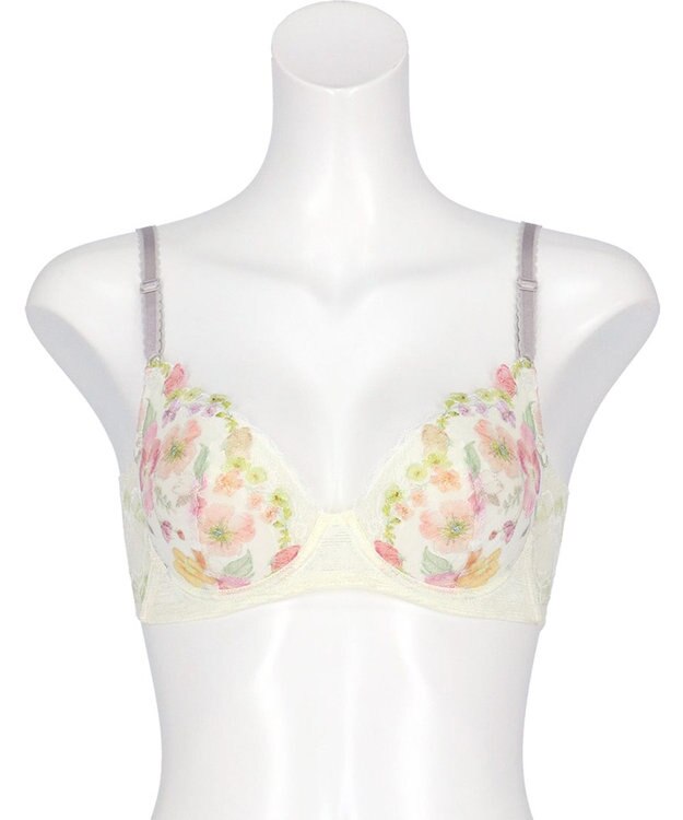 Wing ブラジャー 背中の段差をスムージング 脇高設計 バストの脇流れをブロック 【後ろ姿きれいブラ】 ブラ KB2722 ウイング／ワコール クリーム