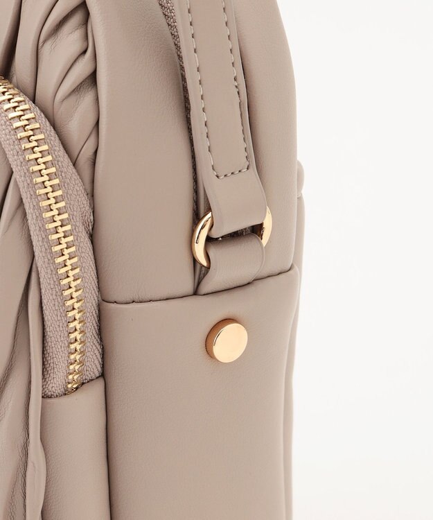 LA BAGAGERIE ランダムプリーツショルダーバッグ タテ グレージュ