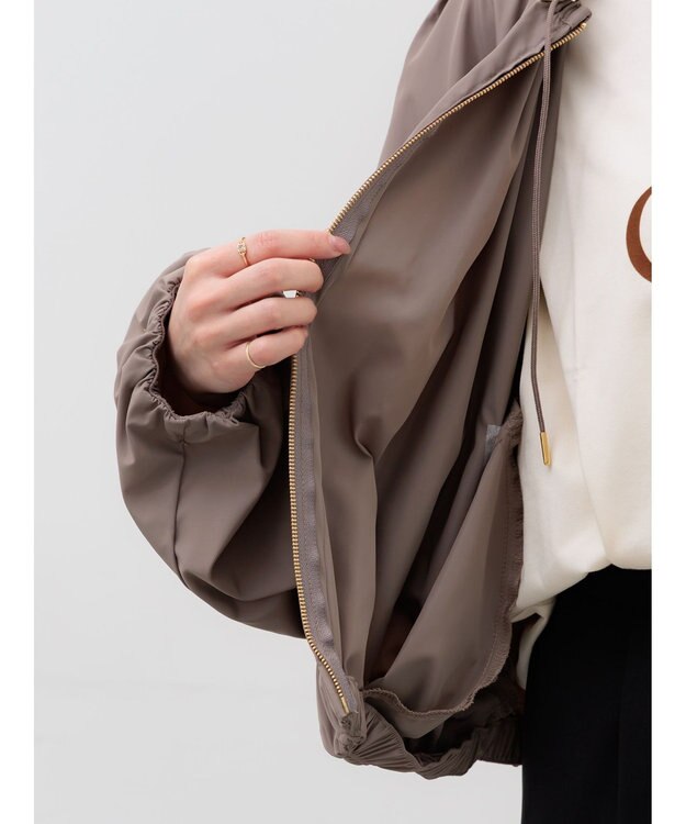 Te chichi ノーカラーギャザージップブルゾン モカ