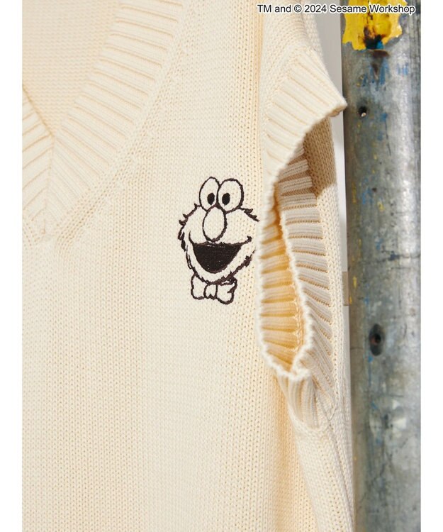 AMERICAN HOLIC Ｖネックベスト／セサミストリート Ivory