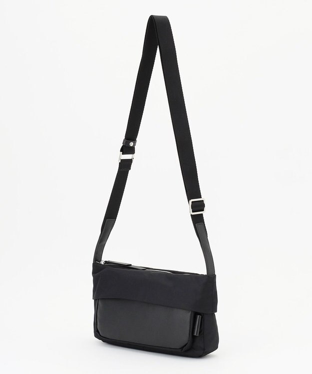 Y'SACCS リサイクルナイロン×カウレザー ラップミニショルダー ブラック