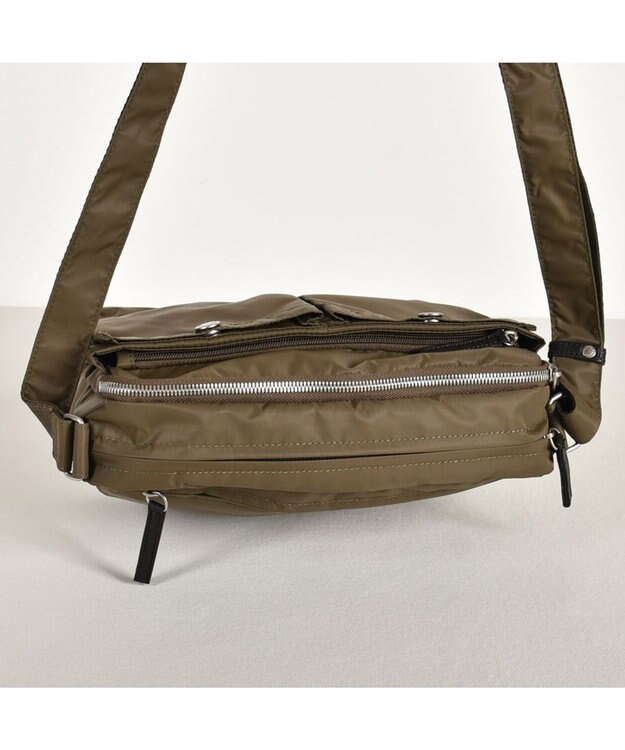 Y'SACCS ダブルホックポケットショルダー カーキ