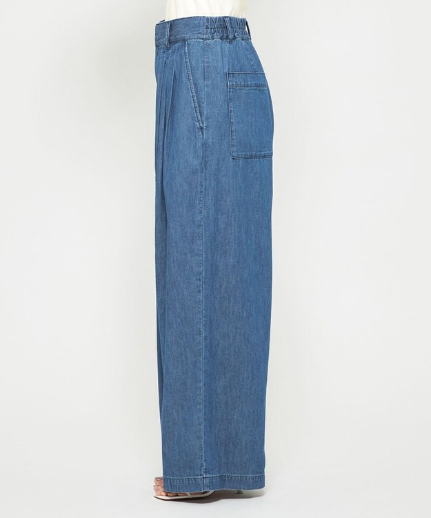 uncrave ライトデニム ワイドパンツ ブルー（クリスウェブ佳子さん着用）