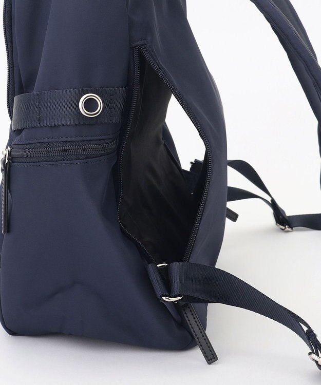 ICB 【新仕様・A4サイズ収納可・容量約14L】8ポケットナイロンリュック ネイビー