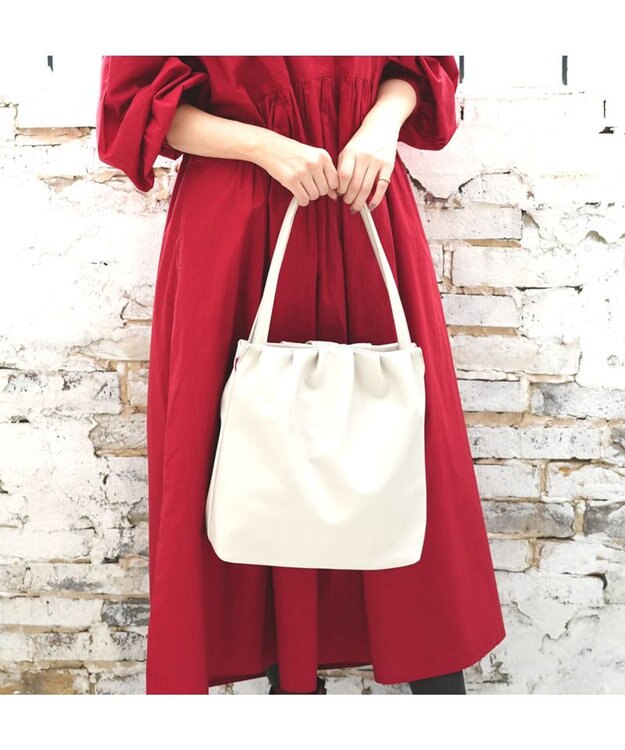 Regalo Felice 【たっぷり容量 / ポケット充実】トート大 / REGALO IV(アイボリー)