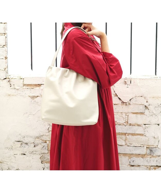 Regalo Felice 【たっぷり容量 / ポケット充実】トート大 / REGALO IV(アイボリー)