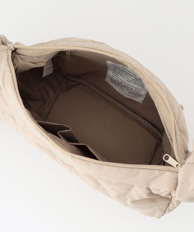 LA BAGAGERIE 【maison vert】 【超軽量！】キルティングショルダーバッグ ベージュ