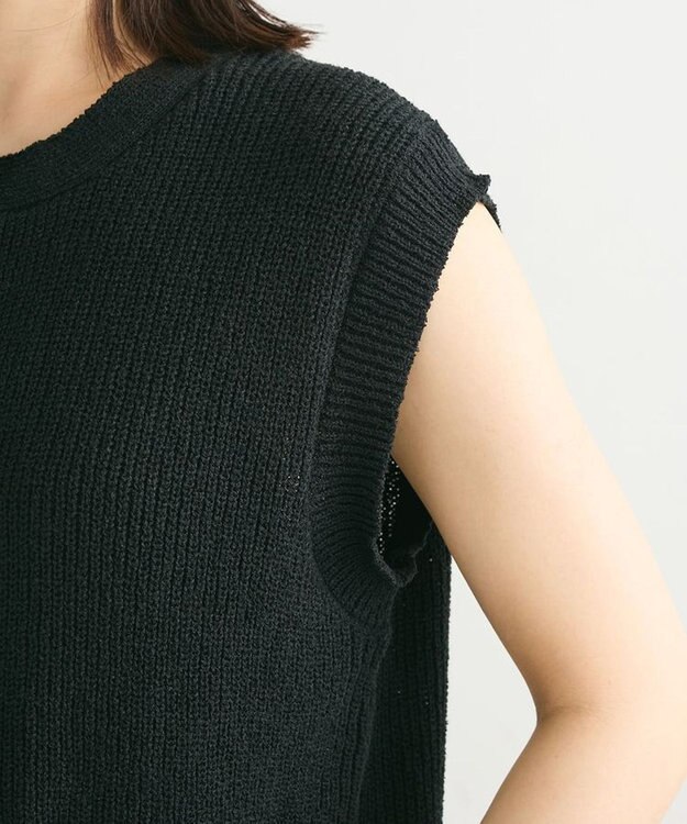 Green Parks シルバーボタンクルーネックベスト Black