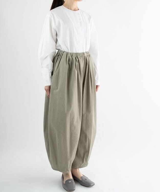 muuc 〈綿100%〉〈涼しいワッシャー生地〉〈裾タック入り〉〈ワイドシルエット〉サーカスパンツ グレーカーキ