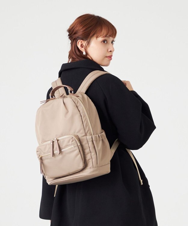LA BAGAGERIE 【MONICA】13ポケットナイロンリュック グレージュ