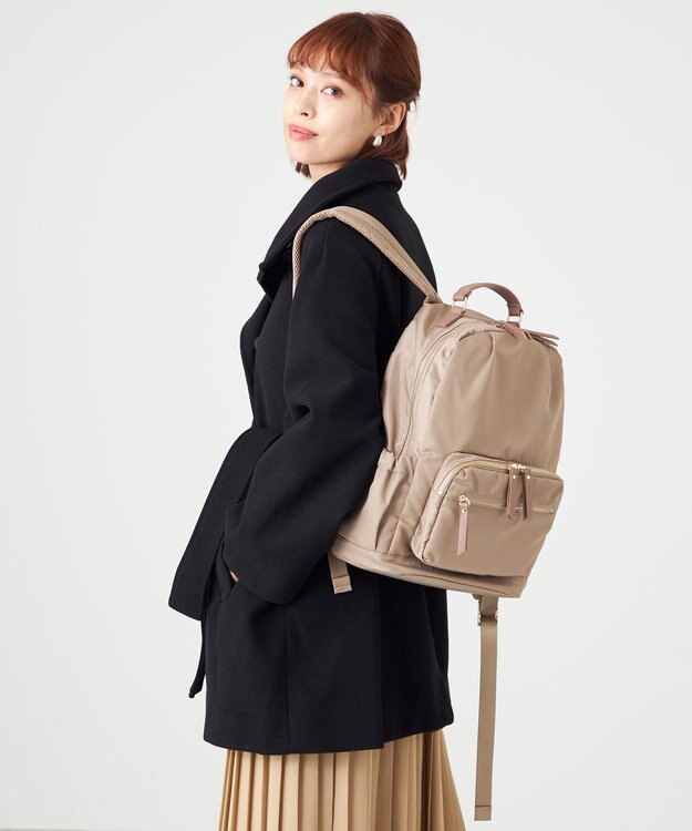 LA BAGAGERIE 【MONICA】13ポケットナイロンリュック グレージュ