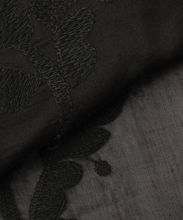 UNFILO L 【前後着用可能の2WAY仕様】ボタニカル エンブロイダリー ブラウス ブラック