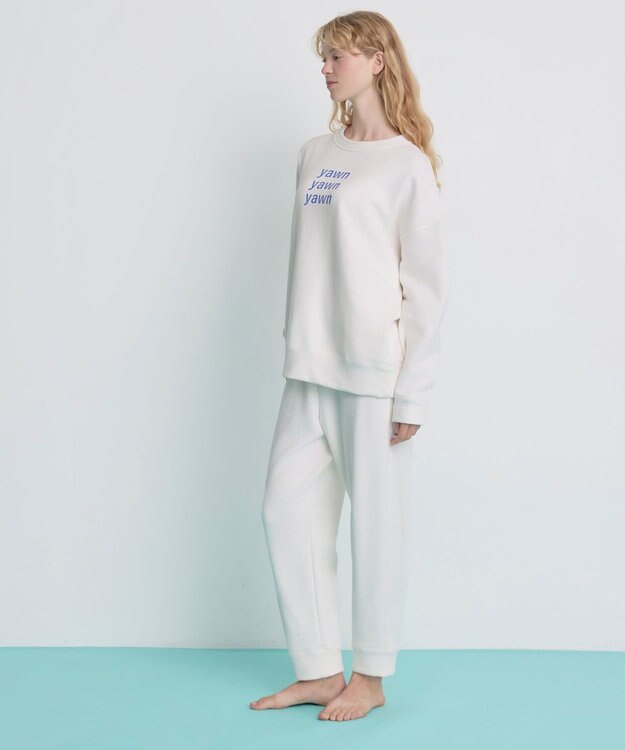 une nana cool 【綿100%】あくびのお嬢さんの裏毛プルオーバー ホワイト