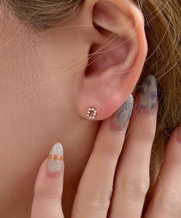 Phoebe 〈金属アレルギー対応〉タイニーレクタングルビジューピアス　小粒/小さい/小さめ/セカンドホール ゴールド